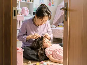 272 Bảo Mẫu Đếm Nốt Ruồi