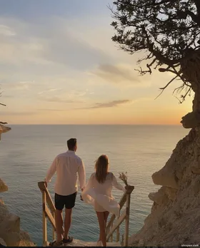 Ba Mươi Năm Lừa Dối