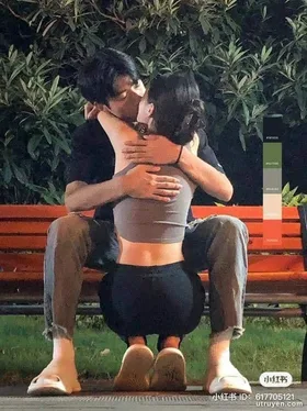 Bạch Nguyệt Quang Giả Trân