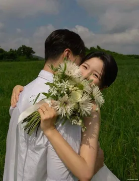 Bạn Cùng Bàn Thầm Thương Tôi