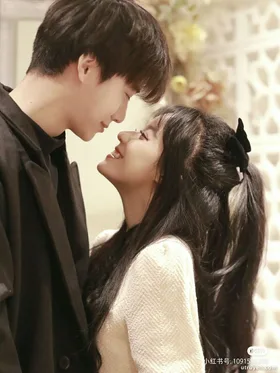 Bạn Thân Tôi Kết Hôn Với Một Cậu Ấm Não Yêu Đương