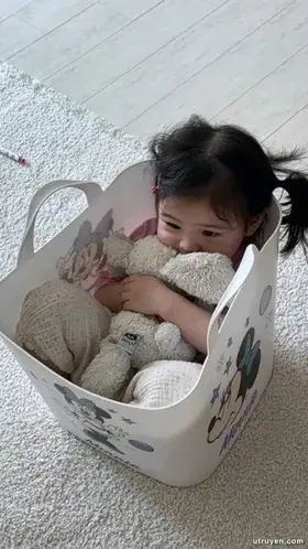 Cháu Gái Của Ba M ươi Sáu Ông Nội