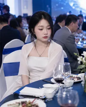 Cho Tám Năm Thanh Xuân