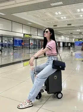 CHỒNG ĐỔI VÉ MÁY BAY ĐỂ ĐI DU LỊCH VỚI THANH MAI TRÚC MÃ