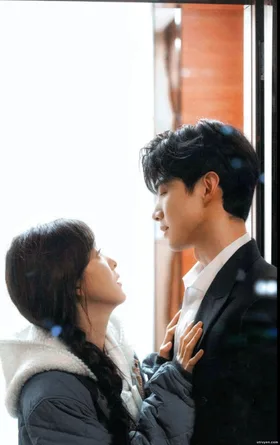 Đi Thang Máy Gặp Trai Đẹp