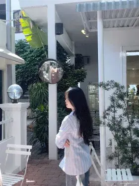 Đứng Trước Cửa Nhà Mình