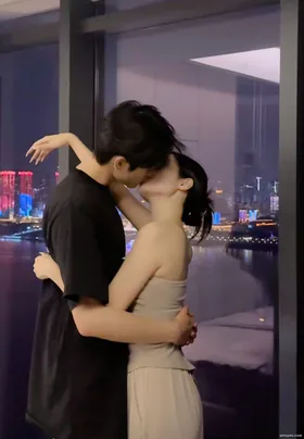 Giả Câm Cũng Không Xong