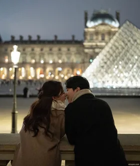 Giả Vờ Yêu Sâu Đậm