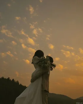 Hai Tháng Không Hồi Âm