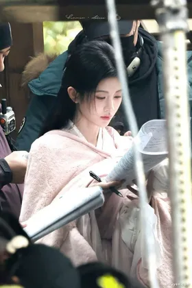 Không Có Mặt Trời, Tôi Vẫn Tỏa Sáng