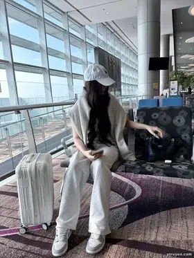Một Đời Tro Lạnh