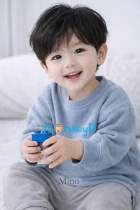 Nhật Ký Của Em Bé Và Mẹ Kế