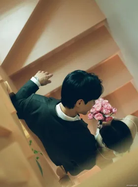 Nỗi Đau Mang Tên Hoa Bách Hợp