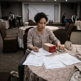 Tiền Mừng Và Tờ Kết Quả