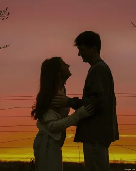 Tình Cảm Xen Lẫn Tiền Bạc