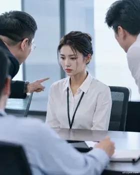 Tôi Giấu Tám Thứ Tiếng Suốt Ba Năm