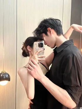 Tôi Và Bạn Thân Cùng Xuyên Không