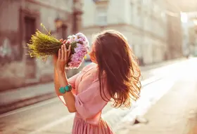 Xuyên Sách: Đổi Một Chữ, Nát Một Đời